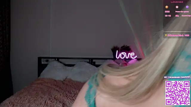 LizaBelle_'s cam snapshot