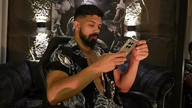 DannSaenz live sex cam