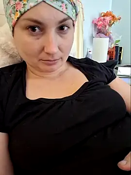 MilfyMrsRobinson live sex cam