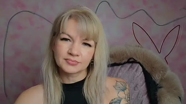 Madonna_Fire's cam snapshot