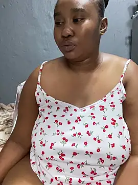 MeekyCurvyAss live sex cam