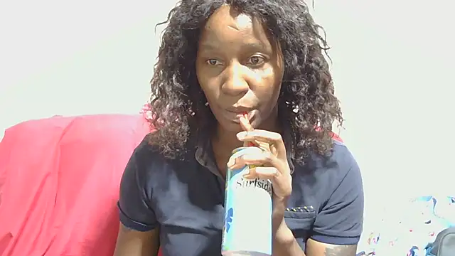 sluttylaura21's cam snapshot