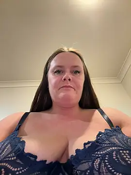 carinabro10 live sex cam