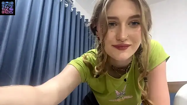 HotCheeseCake's cam snapshot