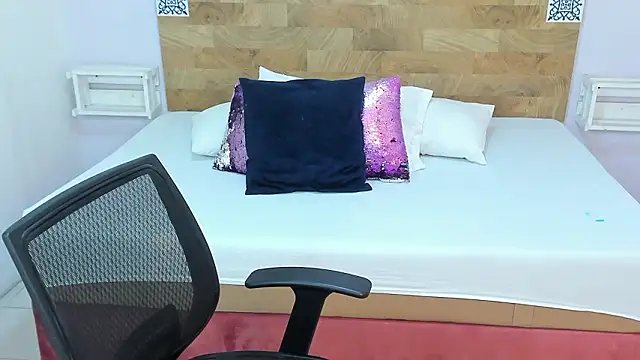 kylieBensoon's cam snapshot