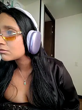 Esmeralda333 live sex cam