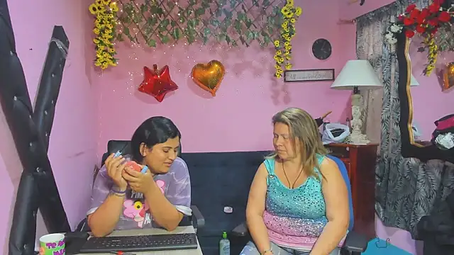 lesbiancuple live sex cam