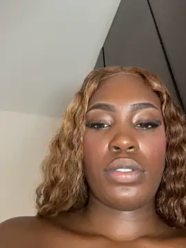 NaiaGils live sex cam