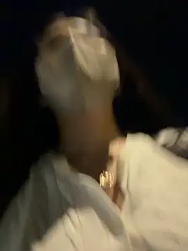 Linh_2004 live sex cam