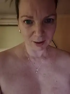 l4dyc4pricorn76 live sex cam