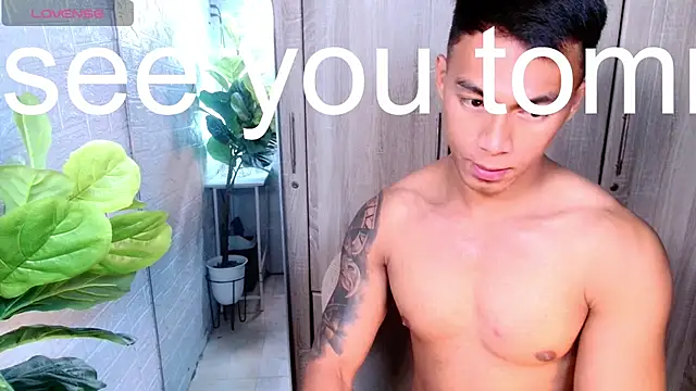 PinooyMilker live sex cam