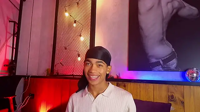 AlanCutee live sex cam