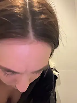 Holly_Play live sex cam