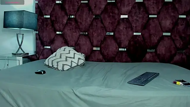 keniaHilton's cam snapshot