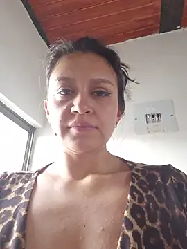 lombarlana-89 live sex cam