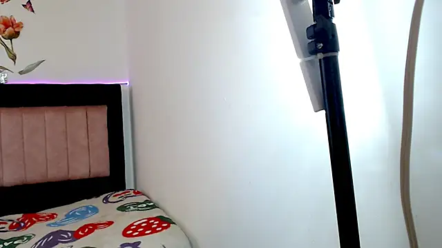 MARYXS1's cam snapshot