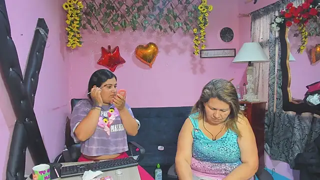 lesbiancuple live sex cam