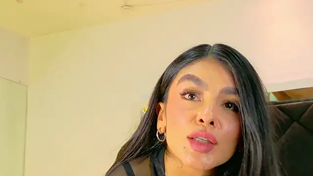 Holly_Brensonexx_ live sex cam