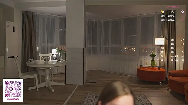 SharaNewbern live sex cam