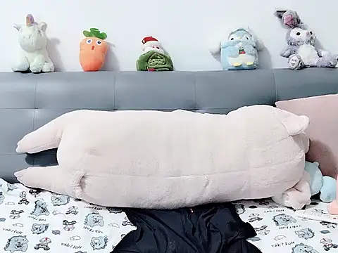 ShynBarbie94 live sex cam