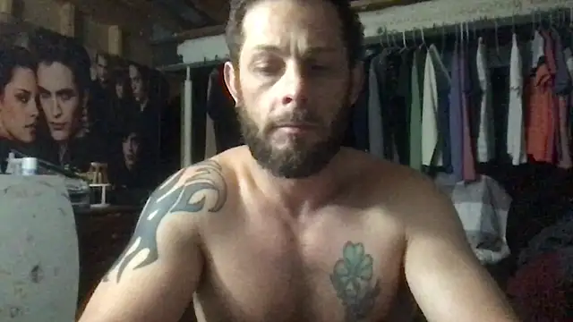 ARCHERTASTE live sex cam