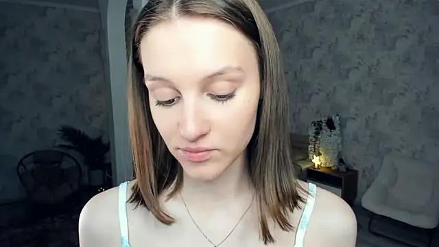 LianneBynon live sex cam