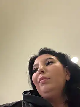 Tisha_Busty live sex cam