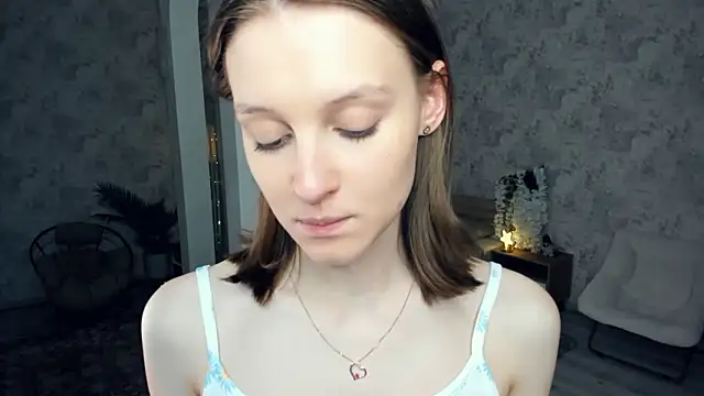LianneBynon live sex cam