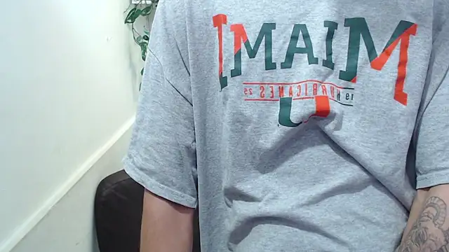 AaronBeer_ live sex cam