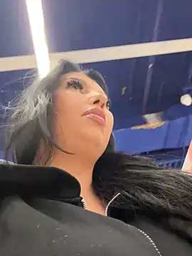 Tisha_Busty live sex cam