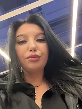 Tisha_Busty live sex cam