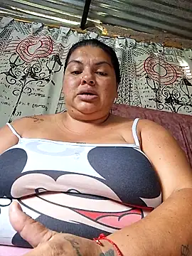 Juli_Powl live sex cam