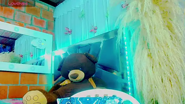 nauthyvalentina live sex cam