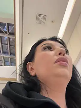 Tisha_Busty live sex cam