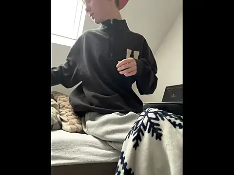 Twinkboy88 live sex cam