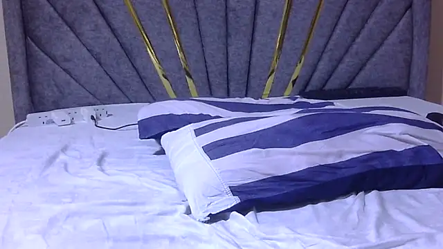 SHYNNYBLAQASS's cam snapshot