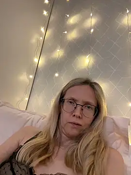 MollyStory's cam snapshot