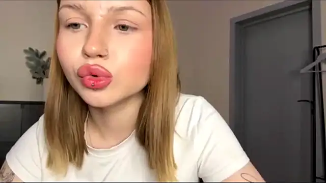 PledHoly's cam snapshot