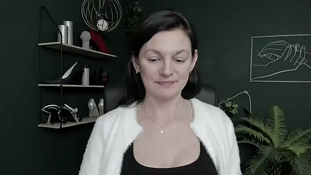 VivianWILD's cam snapshot