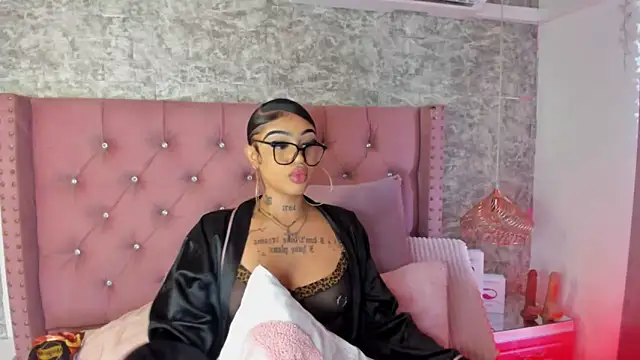 Mia_Jansen live sex cam