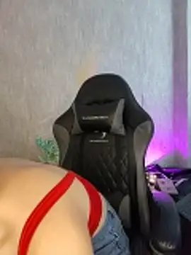 AriMonoban's cam snapshot