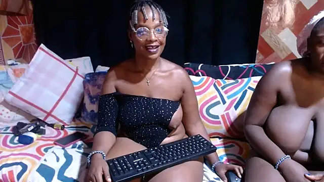 Thickbootykim's cam snapshot