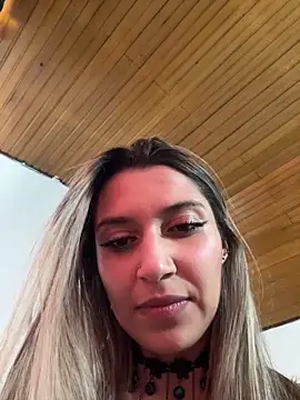 Isabella_Varella live sex cam