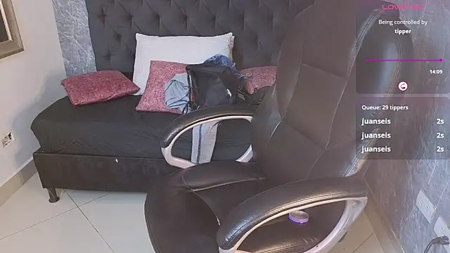 aria__monroe's cam snapshot