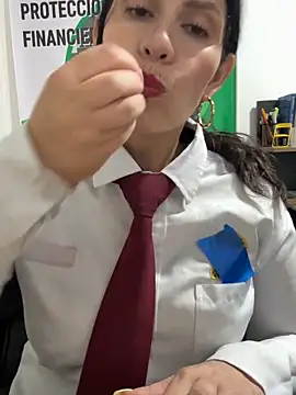 Alysson-- live sex cam