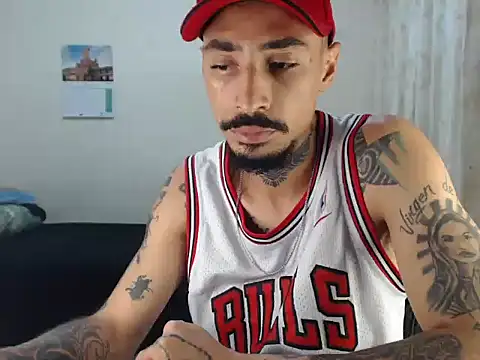 emiliano_hottt live sex cam