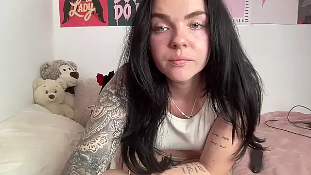 YorkshireGirly live sex cam