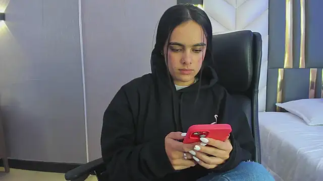 ChloeHarper_ live sex cam