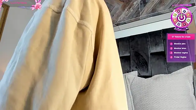 NaylaGrey live sex cam