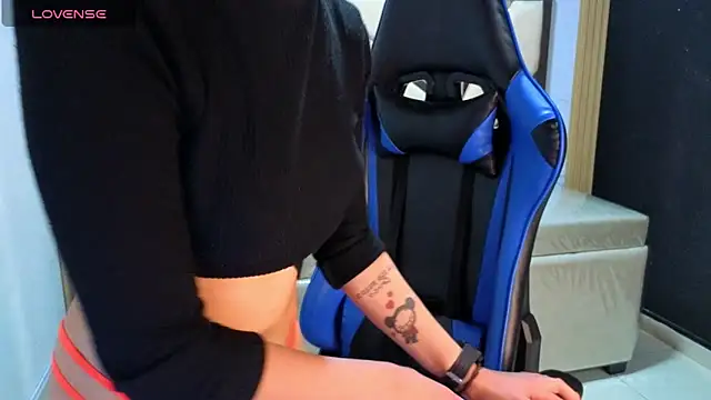 Skaller_james_a's cam snapshot